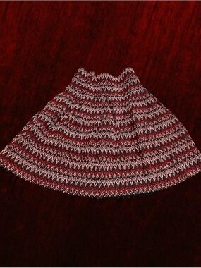 H&M Red Black and White Chevron Pattern A-Line Circle Skirt